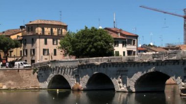 Eski Köprü, Tiberius (Ponte di Tiberio) Rimini, İtalya için görüntüleyin.