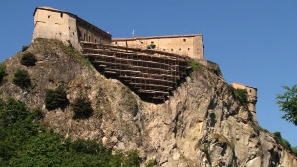 Vue sur la forteresse médiévale de San Leo à San Leo, Italie . — Video