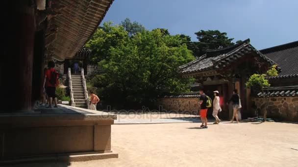 Bulguksa ναού στην Gueongju, στην Κορέα οι άνθρωποι επισκέπτονται. — Αρχείο Βίντεο