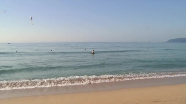 Vista para a praia de areia Haeundae em Busan, Coréia . — Vídeo de Stock