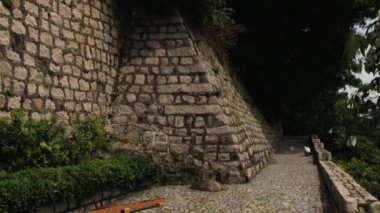 Taş duvar ve deniz feneri Guia kalenin Makao, Çin için görüntüleyin. 