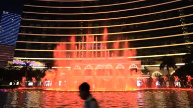 Makao, Çin Wynn otelin önünde dans eden çeşmeler Haritayı göster.
