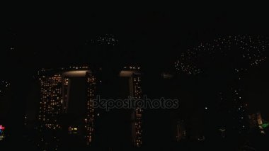 Renkli gece ışık gösterisi, Singapore, Singapur için Bay tarafından bahçeleri için görüntüleyin.
