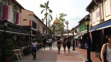 İnsanlar tarafından yayalara Arap çeyreğinde yürüyüş Singapore, Singapore.