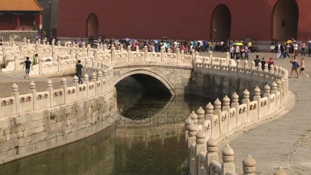 I turisti visitano il palazzo Gugun a Pechino, Cina . — Video Stock