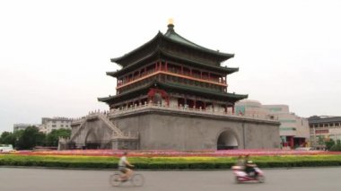 Xian, Çin şehir merkezinde çan kulesi için görüntüleyin.