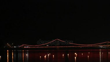 Loi Krathong Festivali Tak, Tayland sırasında mumlar yüzer ile Ping nehir için görüntüleyin.  
