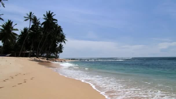 Met het oog op het zandstrand in Galle, Sri Lanka. — Stockvideo