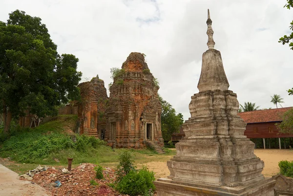 Visa till ruinerna av Lolei templet i Siem Reap, Kambodja. — Stockfoto