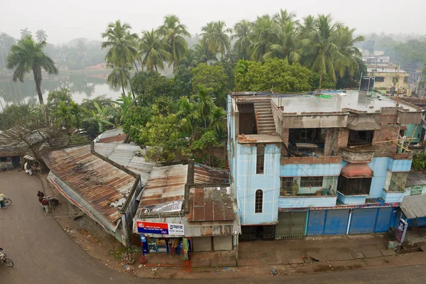 View to the slum houses in downtown Puthia, Bangladesh. — Stock Photo, Image