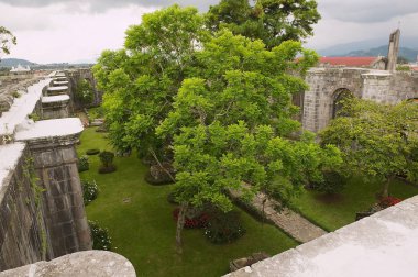 Santiago Apostol katedral kalıntıları Cartago, Costa Rica iç avluya görüntülemek.