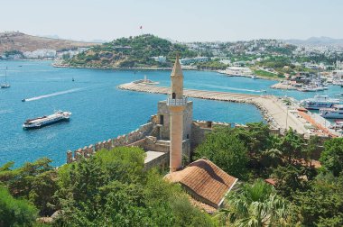 Görünüm Haçlı Kalesi ve Limanı Bodrum, Türkiye'de. 