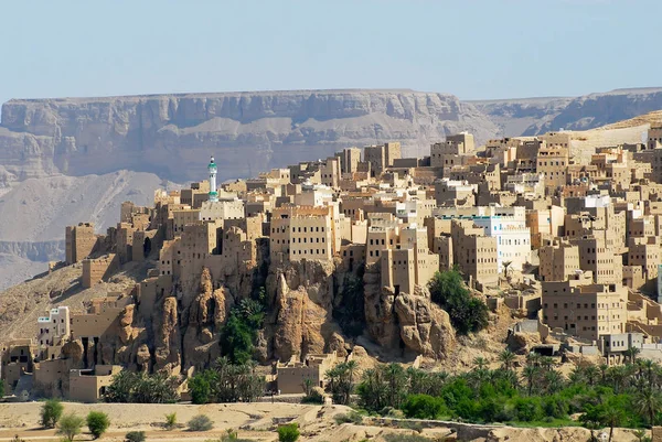 Vista a la ciudad de Seiyun, valle de Hadramaut, Yemen . — Foto de Stock