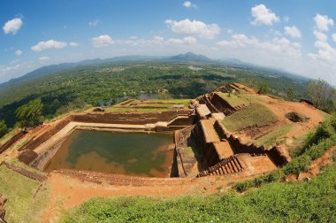 Sigiriya Rock kale, Sri Lanka üstüne su sarnıcı.
