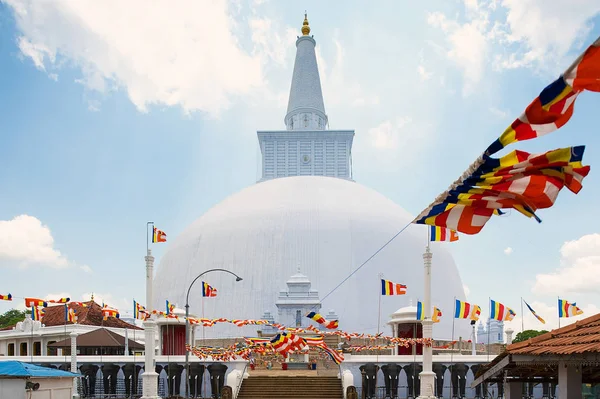 Ruwanwelisaya stupa ad Anuradhapura, Sri Lanka . — Foto Stock