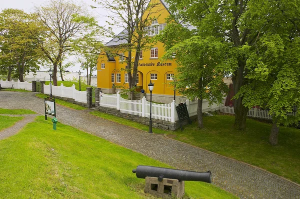 Alesunds Museumsgebäude in alesund, Norwegen. — Stockfoto