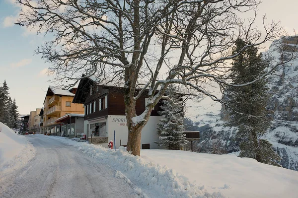 Pohled do ulice Murren, Švýcarsko. — Stock fotografie