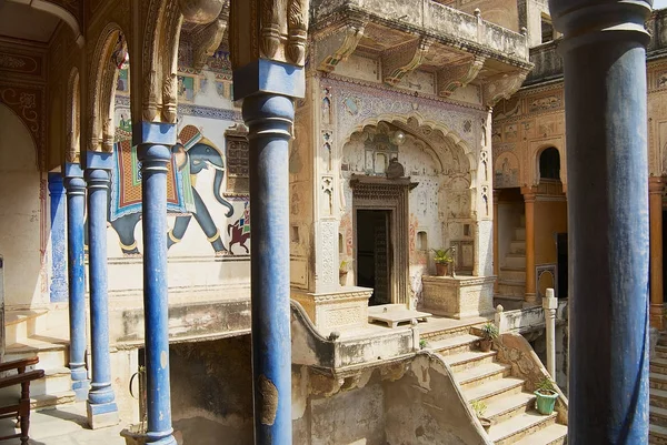 Interieur erf van de haveli in Mandawa, India. — Stockfoto