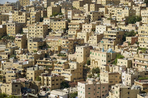 Zobacz do budynków dzielnicy mieszkalnej miasta w Amman, Jordan. — Zdjęcie stockowe