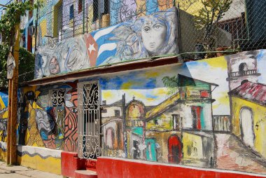 Bina dış ile Havana, Küba'da sokak sanatı resimleri