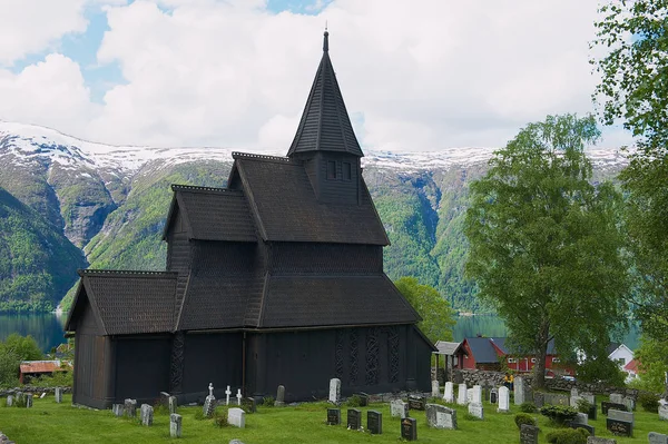 Vista a la iglesia Urnes stave en Ornes, Noruega. UNESCO Patrimonio de la humanidad . — Foto de Stock