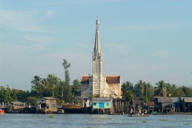 Kilise bina ve Uzunbacak evlerde Cai olmak, Vietnam için görüntüleyin.
