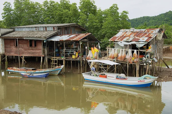 Koh Chang Thailand Mei 2009 Uitzicht Naar Het Vissersdorp Met — Stockfoto