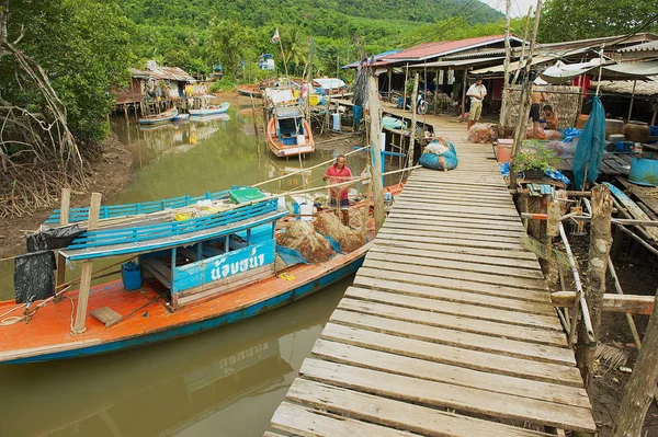 Koh Chang Thailand Mei 2009 Uitzicht Naar Het Vissersdorp Met — Stockfoto