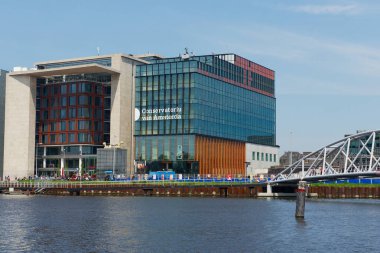 Amsterdam, Hollanda - 31 Mayıs 2013: Konservatuvarı van Amsterdam modern Amsterdam, Hollanda'bina için görünümü.