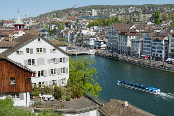 Zurich Switzerland April 2011 Lihat Bangunan Bersejarah Dan Sungai Limmat — Stok Foto