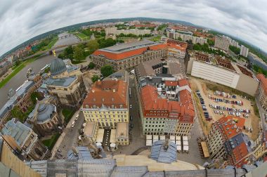 Dresden, Germay - 18 Mayıs 2010: Geniş açı tarihi bölümünün görünümünü Şehir Dresden, Almanya. Balık gözü lens ile filme.