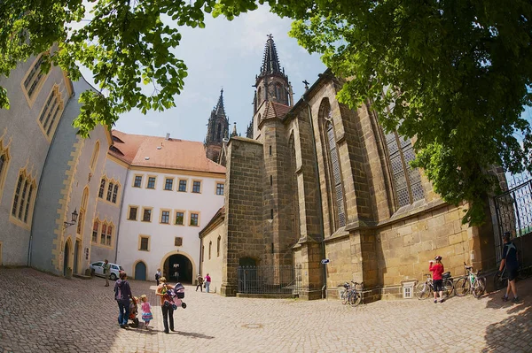 Míšeň Německo Května 2010 Neznámí Turisté Navštívit Hrad Albrechtsburg Míšni — Stock fotografie