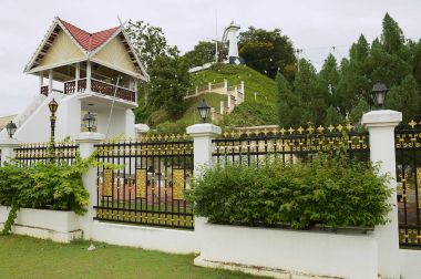 Kuala Terengganu, Malezya - 01 Eylül 2009: Binalar Sultan Sarayı (Istana Maziah) Kuala Terengganu, Malezya'nın görünümüne.