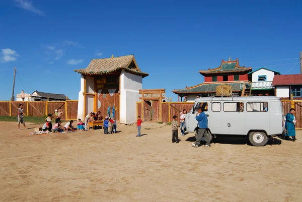 Kharkhorin Mongolia August 2006 Unidentified People Visit Erdene Zuu Monastery — Stock Photo, Image