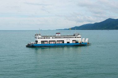 Koh Chang, Tayland - 26 Mayıs 2009: Feribot Tekne adanın Koh Chang, Tayland için geldi.