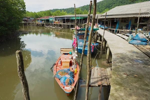 Koh Chang Thailand Mei 2009 Uitzicht Naar Het Vissersdorp Met — Stockfoto
