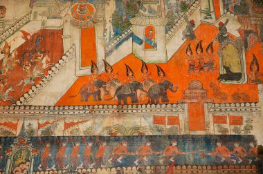 Luang Prabang, Laos - 14 Nisan 2012: Luang Prabang, Laos 'taki Wat Pa Huak tapınağında iç duvar dekorasyonu.