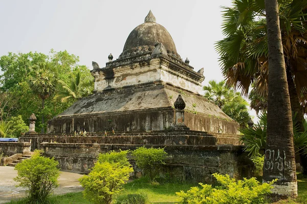 老挝琅勃拉邦 2012年4月15日 在老挝琅勃拉邦的 Wat Visounnarath 寺庙的 Mak 这是老挝琅勃拉邦最古老的寺庙 建于1512 — 图库照片