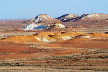 Güney Avustralya, Avustralya 'da gün batımında Coober Pedy yakınlarında Breakaways rezervi.