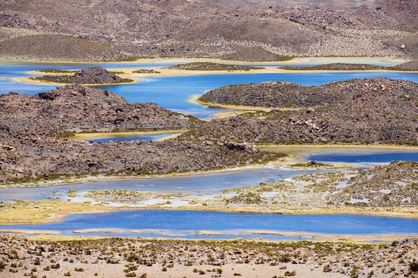 Krajobraz Wulkaniczny Lagunami Parku Narodowym Lauca Chile — Zdjęcie stockowe