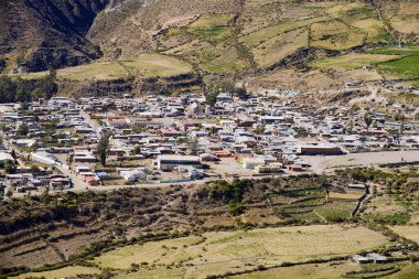 Putre, Şili - 21 Ekim 2013: Şili 'nin Arica-Parinacota Bölgesi' ndeki Parinacota eyaletindeki Putre kasabasına bakın.