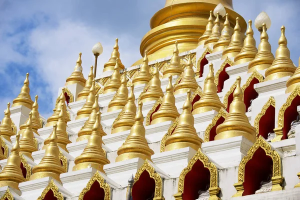 Samphutthe Chedi Wat Mani Phraison Mae Sot Tak Thajsko Chedi — Stock fotografie