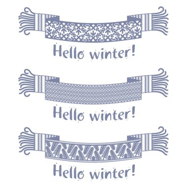 Kar ve Ladin Ormanı'nın fon karşı Merhaba kış yazıt ile sıcak örme kış eşarp. Vektör düz çizim. Web afiş, reklam, broşür, iş şablonları. Beyaz bir arka plan üzerinde izole.