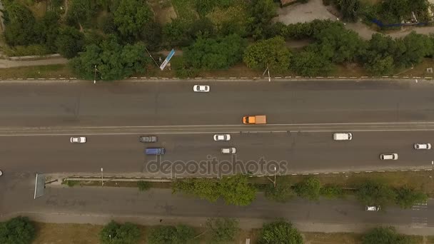 Aerial shot of traffic on the bridge. — Stock Video