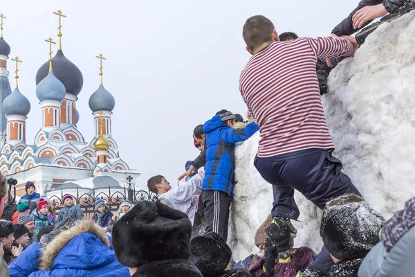 Esportes férias de jogo de inverno de Maslenitsa. Sibéria, Rússia — Fotografia de Stock