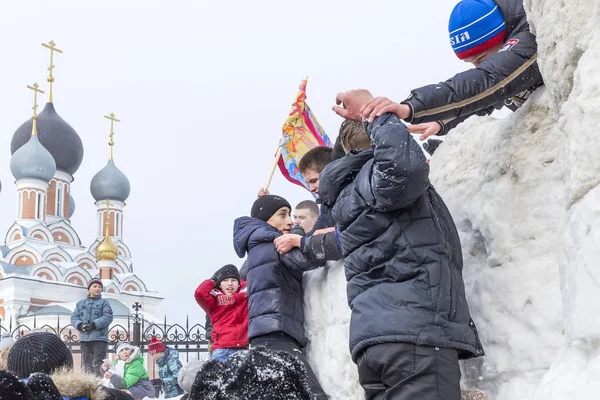Sport winter spel vakantie van Maslenitsa. Siberië, Rusland — Stockfoto