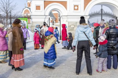 Maslenitsa Chur adlı Rus şenlikte festivaller
