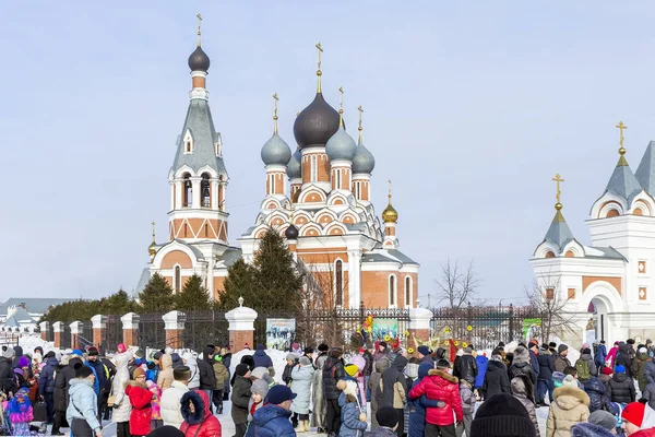 Festligheterna på ryska firandet av Maslenitsa på i Chur — Stockfoto