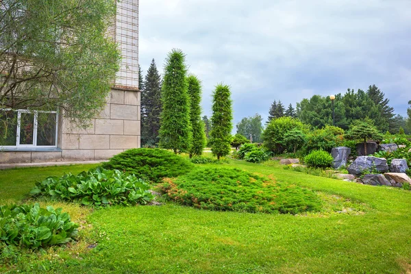 Paisagismo do Jardim Botânico Siberiano Central. Novosibirs — Fotografia de Stock