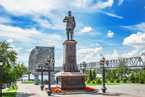 Rusya İmparator Alexander III setin Ob Nehri'nin üzerinde Anıtı